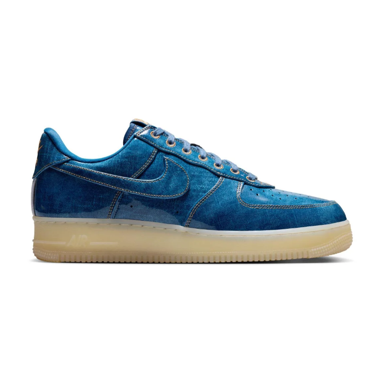 Nike Low-Top Sneakers - Washed Blue with Cream Sole