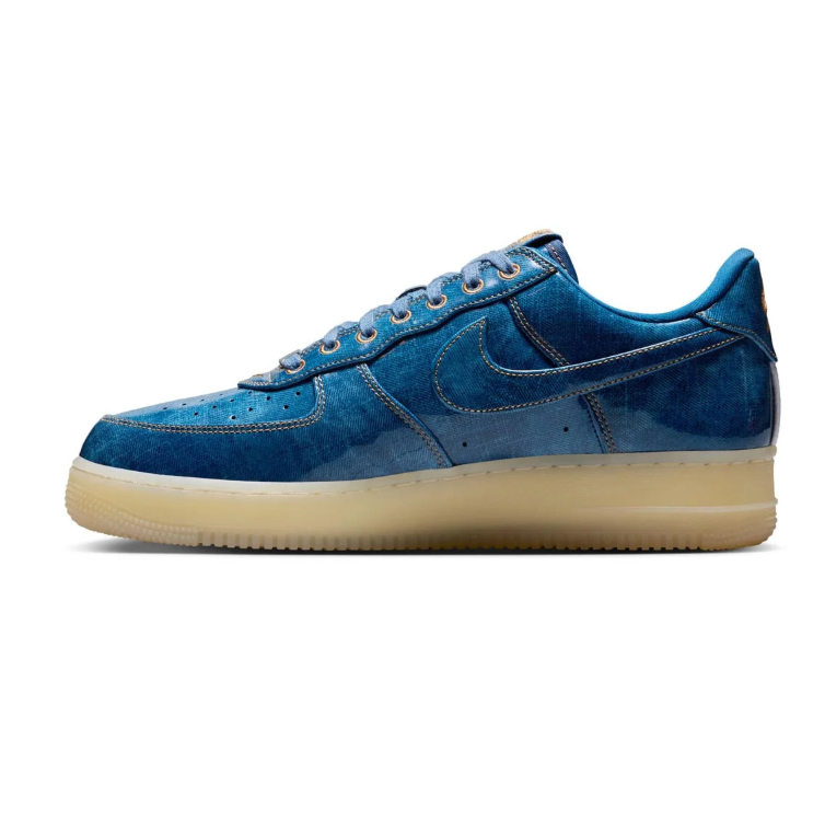 Nike Low-Top Sneakers - Washed Blue with Cream Sole